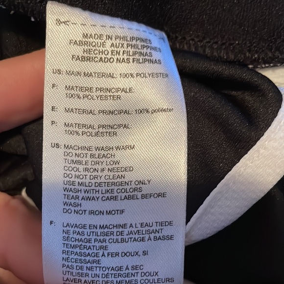 Adidas women’s shorts - Picture 4 of 4